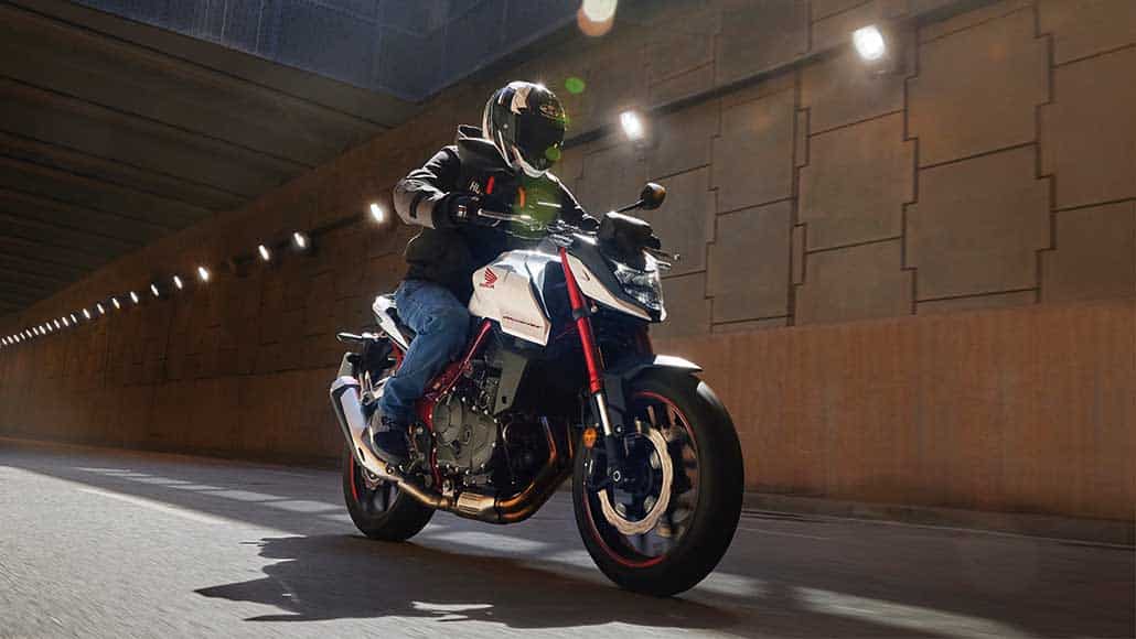 Motorrad Leebmann Honda CB750 Hornet Saisonstart