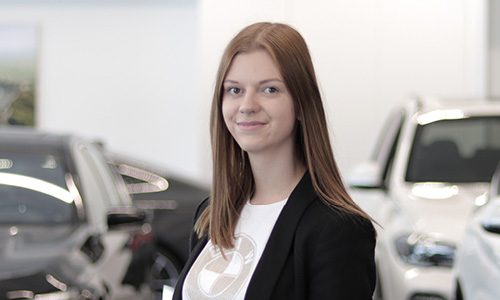 ansprechpartner-bmw-auto-leebmann-pocking-svenja-eder