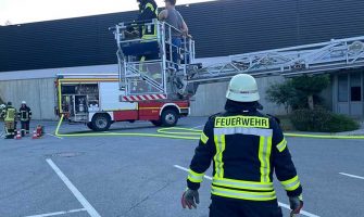 Auto-Leebmann Feuerwehr Passau Löschzug Hauptwache Objektübung 22.07.2022